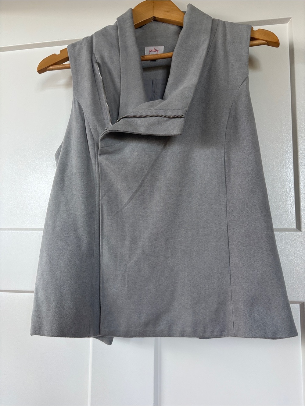 Pixley Light Gray Sleeveless Vest with zipper Size: Small - Picture 2 of 9